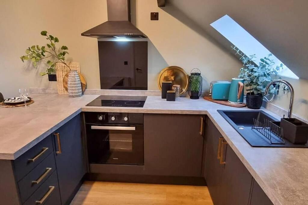 Super Stylish Apartment In Urmston Flat 3 Екстериор снимка