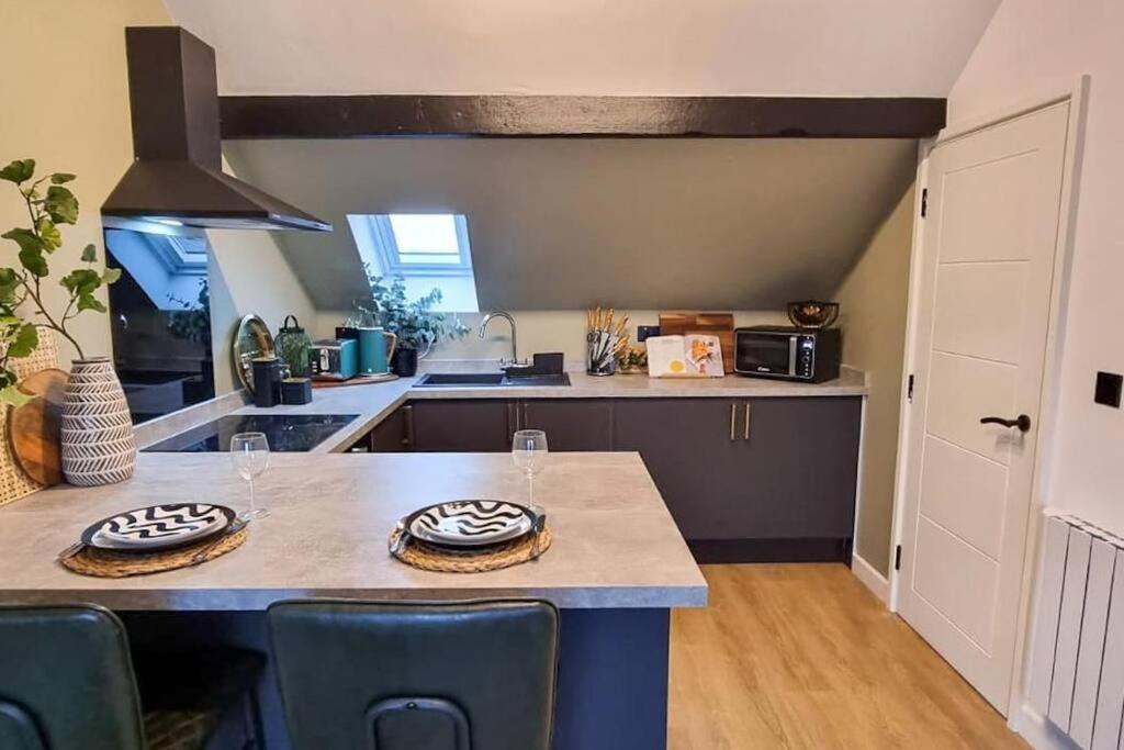 Super Stylish Apartment In Urmston Flat 3 Екстериор снимка