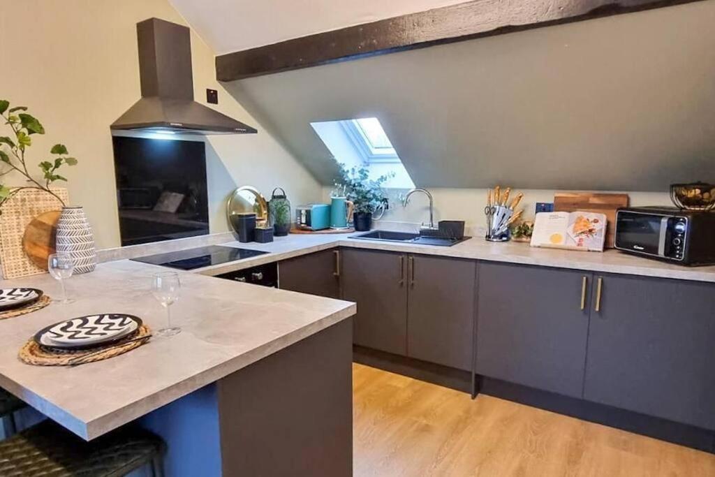 Super Stylish Apartment In Urmston Flat 3 Екстериор снимка